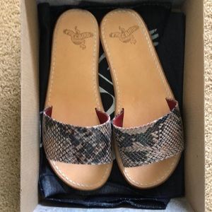Freebird Golden sandals brown snake size 9